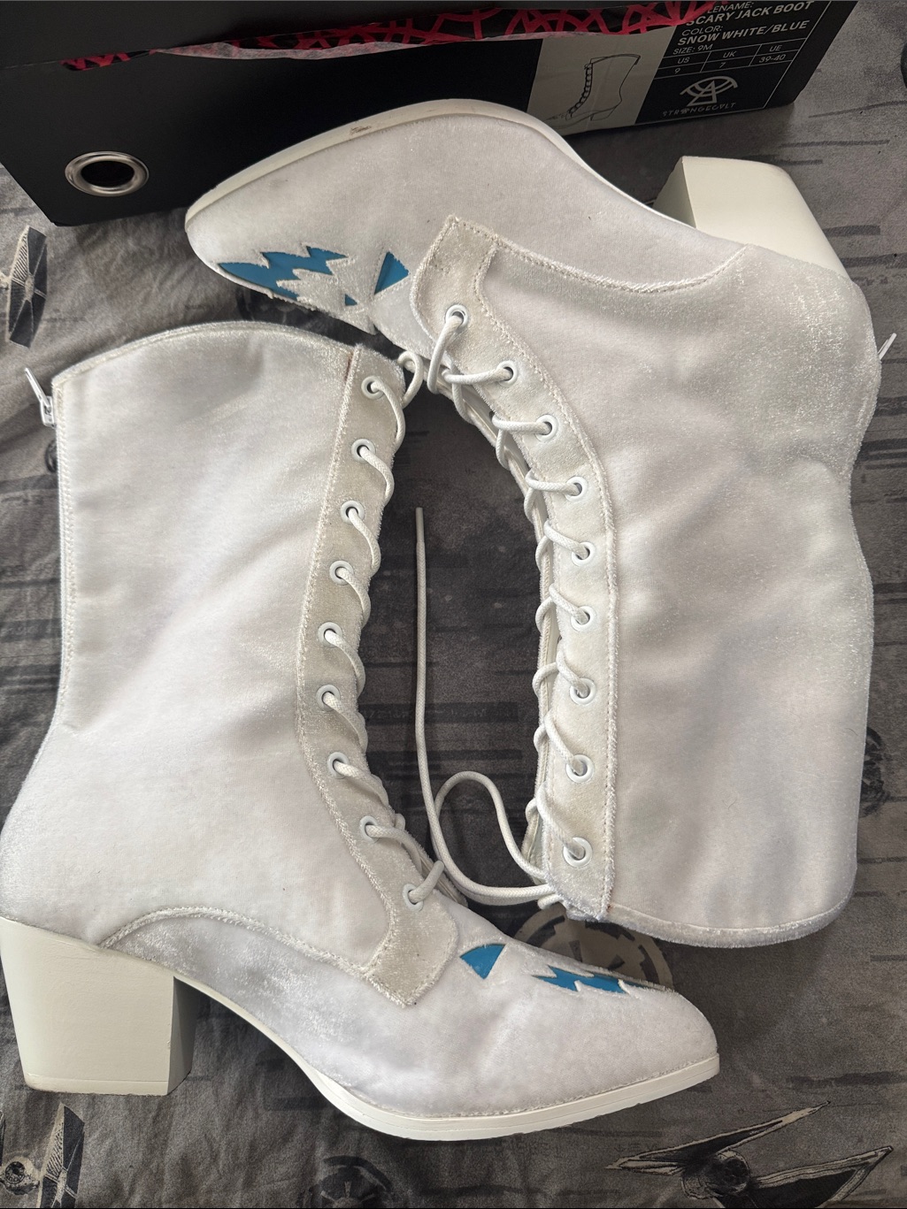 Strangecvlt Scary Jack White Velvet Holiday Boots Sz 9
